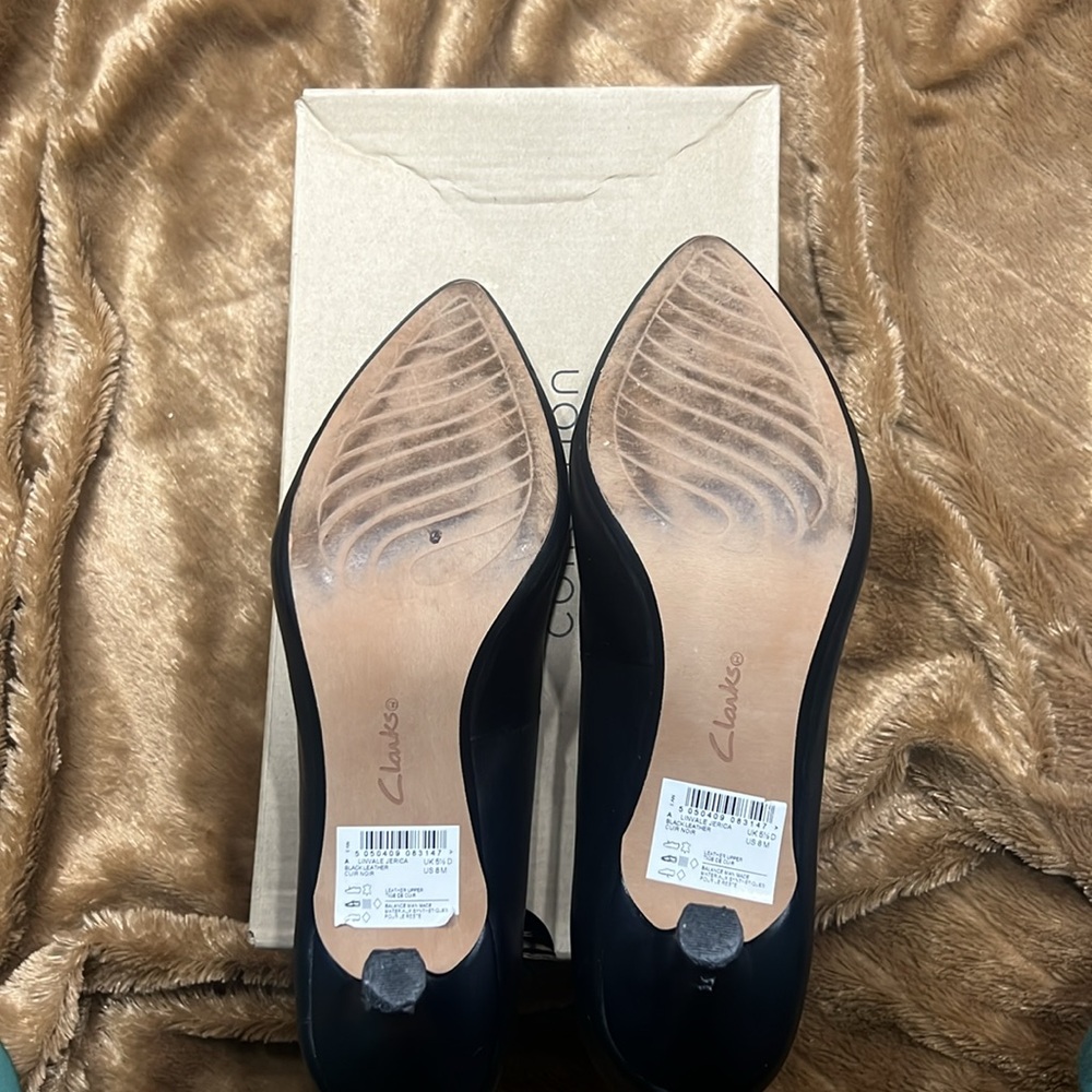 Black Mini Clark’s Collection Heels - Picture 10 of 10